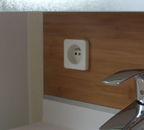 prise de courant salle de bain du bambou massif pour ce meuble double vasques de - Prise De Courant Dans Salle De Bain prise de courant salle de bain du bambou massif pour ce meuble double vasques de - Prise De Courant Dans Salle De Bain