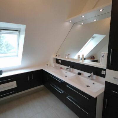 salle de bain sur mesure sous pente