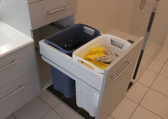 Colonne salle de bain avec panier à linge intégré - Rangement linge sale