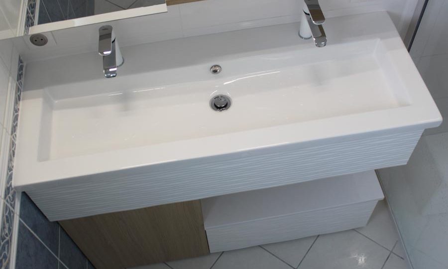 Meuble lave-mains pour wc noir avec vasque contemporaine en solid stone et  mitigeur