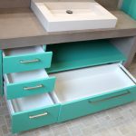 tiroir suspendu salle bain turquoise