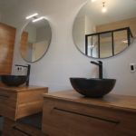 Salle de bain style industriel bois métal noir