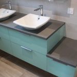 Meuble suspendu salle de bain sur mesure contemporain