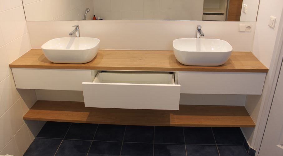 3 tiroirs pour double vasque meuble entre murs salle de bain
